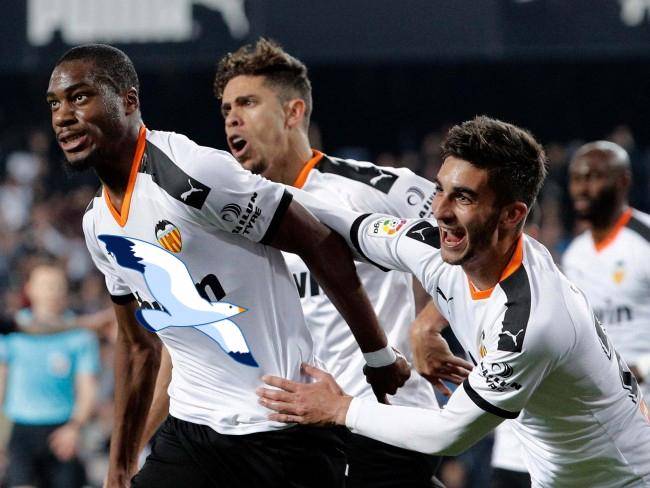 包含今晨西甲焦点战，瓦伦西亚豪取连胜，引发热议，资深球员宣示担当的词条