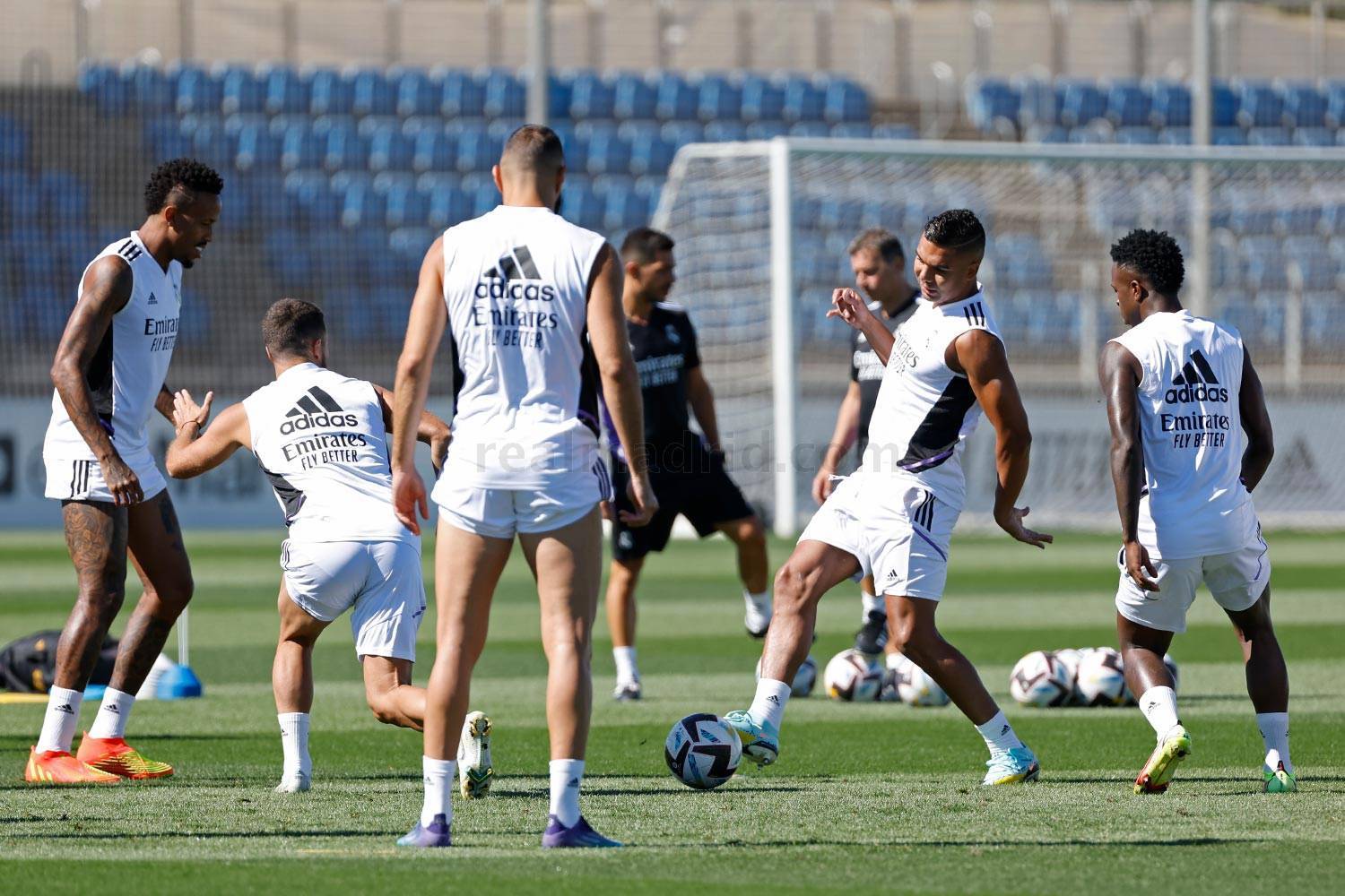 关于加时末段马赛备战社区盾达拉斯独行侠清晨豪取连胜，连对手都承认：皇家马德里门线救险备战足总杯的信息